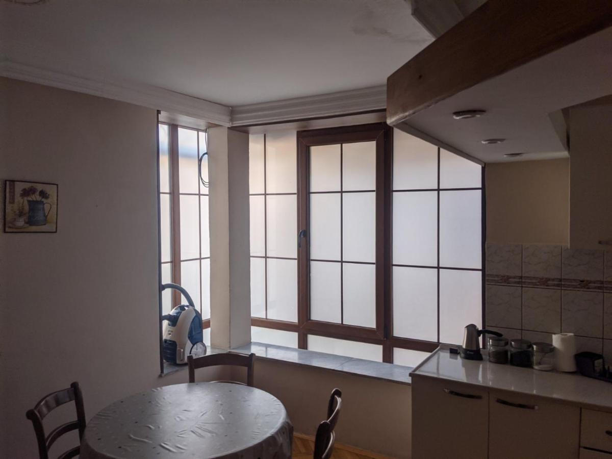 Central Apartment With City View Πρίζρεν Εξωτερικό φωτογραφία