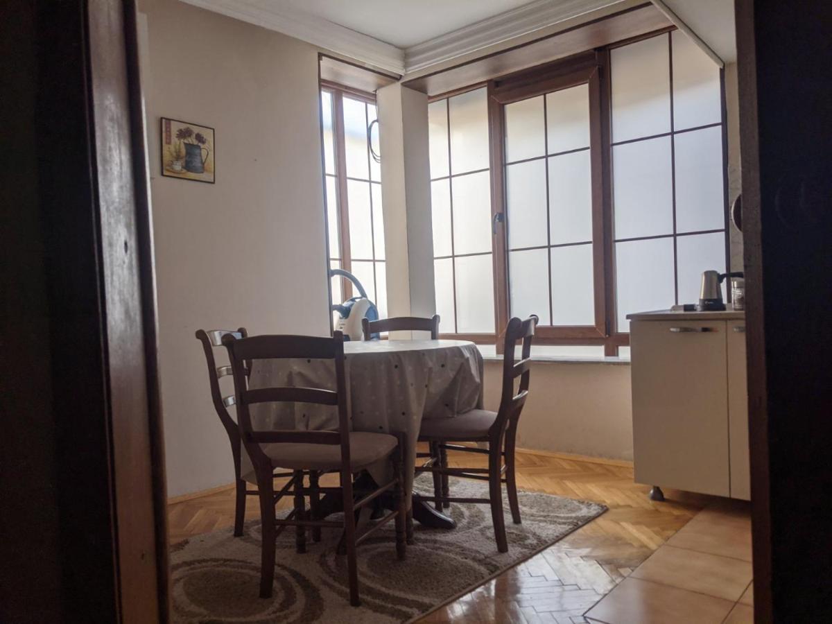 Central Apartment With City View Πρίζρεν Εξωτερικό φωτογραφία